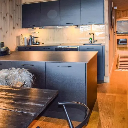 شقة 3 Bedroom Awesome In ريوكان